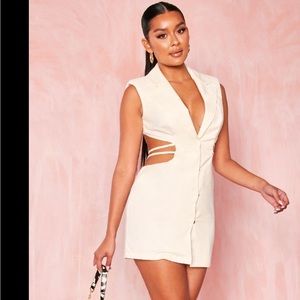 Sleeveless Blazer dress with open back